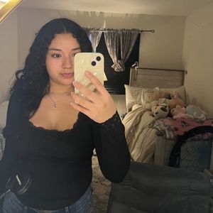 Meet your Posher, Vanessa